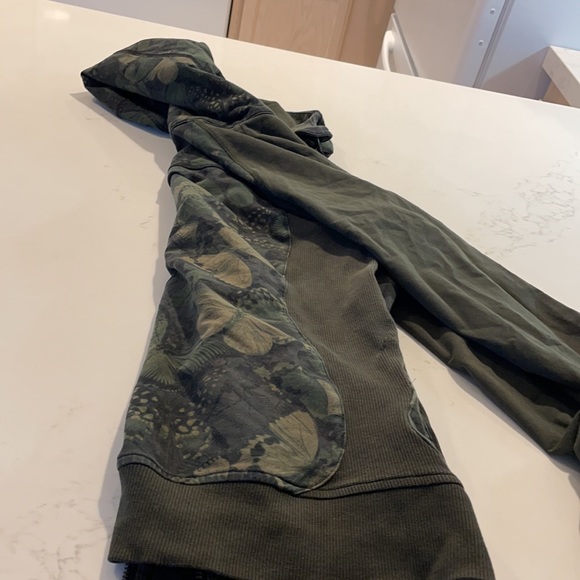 Butterfly print Lululemon Hoodie - Picture 6 of 10